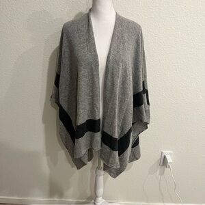 White + Warren Cashmere Shawl
Sweater One Size